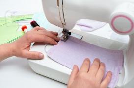 Coronavirus : l'incroyable succès des tutoriels pour fabriquer des masques en tissu