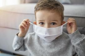 Les problèmes gastro-intestinaux, symptômes de la Covid-19 chez les enfants