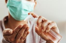 Après deux semaines de déconfinement, les Français respectent toujours les gestes barrière