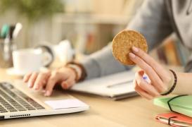 Une baisse de la glycémie entraîne des fringales… et fait manger davantage