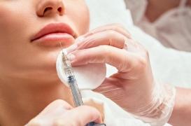 Médecine esthétique : l'ANSM alerte contre les injections clandestines d'acide hyaluronique