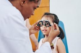 Comment éviter que son enfant ne devienne myope ? 