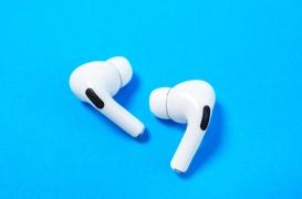 Royaume-Uni : un embout d’écouteur oublié dans l’oreille le rend presque sourd