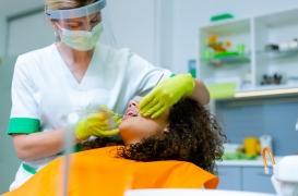 Covid-19 : peu de risque de l'attraper chez le dentiste