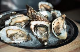 Cinq bonnes raisons de continuer à manger des huîtres 