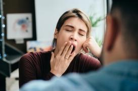 Le manque de sommeil peut rendre les autres personnes moins attirantes à nos yeux 
