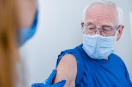 Vaccins contre la Covid-19 : pour qui, quand, comment et avec quoi ?  