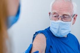 Variant delta et 5 millions de seniors non-vaccinés : un cocktail explosif ?