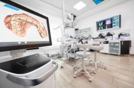 Le « système » du dentiste Lionel Guedj a conduit ses patients à « vivre avec une bouche détruite »