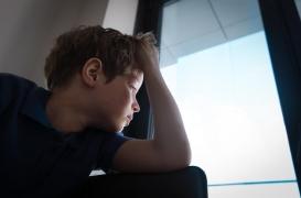 Dépression chez les enfants : leur regard sur leur entourage peut prédire le risque