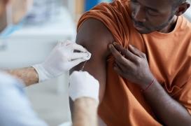 Covid-19 : 5 chiffres sur la vaccination un an après la première injection