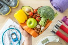 Ménopause : quel régime alimentaire adopter pour éviter la prise de poids ?