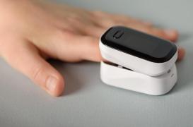Hypertension : un clip de doigt pour éviter l’effet 