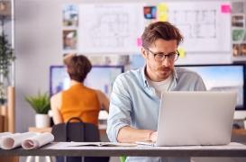 Postures sédentaires au travail : quels impacts sur la santé ?