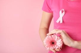 Cancer du sein : être ménopausée avant cet âge double les risques 