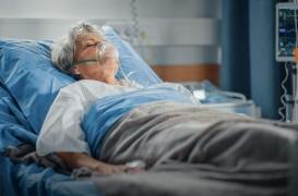 Après une chirurgie, la mémoire des seniors peut-elle basculer ?