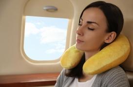 Voyages en avion : pourquoi il ne faut pas dormir au décollage et à l'atterrissage