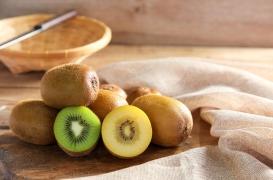Constipation : et si manger des kiwis était la solution ? 