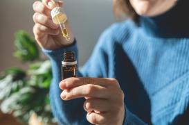 CBD pendant la grossesse : quels risques pour le bébé ?