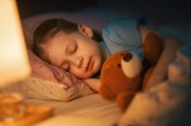 Sommeil : une lumière, même douce, pourrait être un cauchemar pour vos enfants 