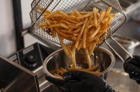 Frites maison : pourquoi vous ne devriez surtout pas réutiliser la même huile à chaque fois