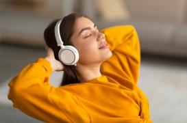 Sommeil : les livres audio façonneraient le contenu des rêves 