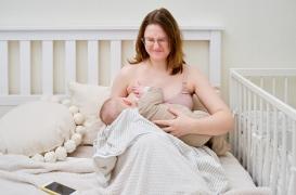 Allaitement difficile : le frein de la lèvre supérieure des bébés est-il vraiment en cause  ? 