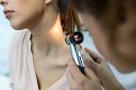 Mélanome : et si un tatouage pouvait détecter un cancer avant même qu’il n’apparaisse ?
