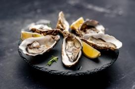 Un homme meurt après avoir mangé des huîtres contaminées