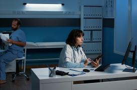 Diabète : l'heure des repas des travailleurs de nuit influence les risques 