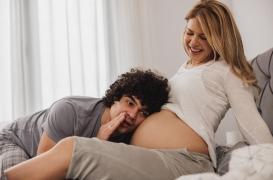 Cerveau : la langue entendue dans le ventre de la mère a un impact sur son développement 