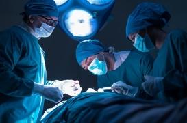 Chirurgie des cordes vocales : retrouver une voix normale grâce à l’impression 3D