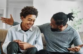 Comment aider les jeunes garçons à appréhender leur santé, leur puberté et leur vie sexuelle ? 