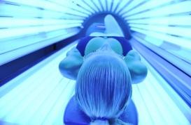 UV : de nombreux salons de bronzage dans le monde ne respectent pas la loi  