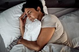 Dormir ne serait finalement pas le meilleur moyen d'éliminer les toxines du cerveau
