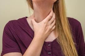 Covid-19 : une adolescente a les cordes vocales paralysées après l'infection