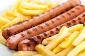 A force de ne manger que des frites et des saucisses, il perd la vue à 17 ans 