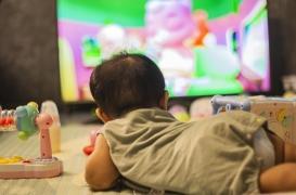Enfants : les deux âges où les écrans leur font le plus de mal