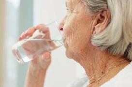 Comment éviter la déshydratation quand les températures grimpent ?