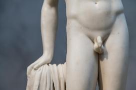 Pourquoi les testicules sont-ils situés à l'extérieur du corps ?