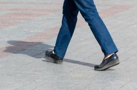 Marcher 15 minutes d’affilée serait plus bénéfique que 8.000 pas dispersés