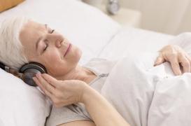 Sommeil : pourquoi la musique peut aider à mieux dormir