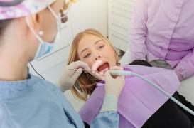 Peur du dentiste : et si la raison se cachait dans l’enfance ?