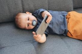 Ce que les écrans font au cerveau des bébés sur le long terme