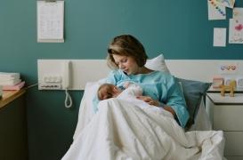 Accouchement : les vertus des échanges avec une sage-femme 
