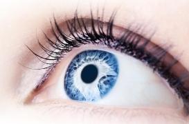 Pourquoi on voit mieux la nuit quand on a des yeux clairs