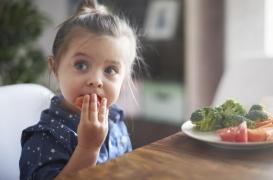 Premières règles : quel est l’impact de l’alimentation durant l’enfance ?