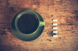 Antibiotiques : votre café du matin pourrait bien affaiblir leurs effets !