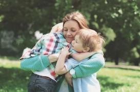 La câlinothérapie, traiter par un câlin