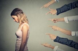 Harcèlement scolaire : les ados « moqués » par leurs parents sont plus à risque